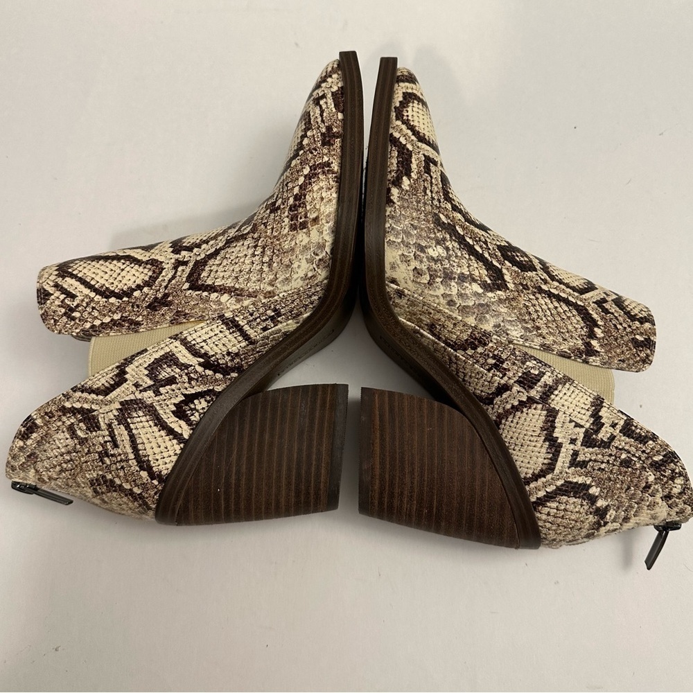 Vince Camuto Gradina Booties Snake Print Size 6.5 - Picture 8 of 15